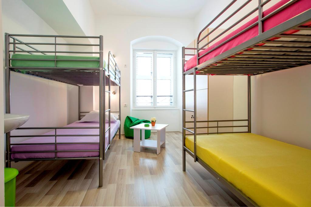 Downtown Hostel Split Bagian luar foto