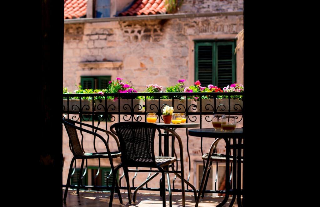 Downtown Hostel Split Bagian luar foto
