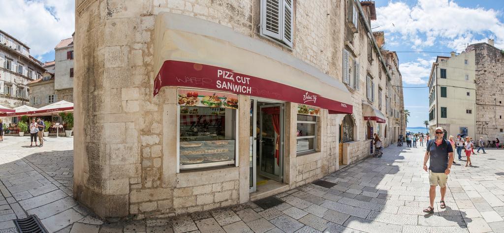 Downtown Hostel Split Bagian luar foto